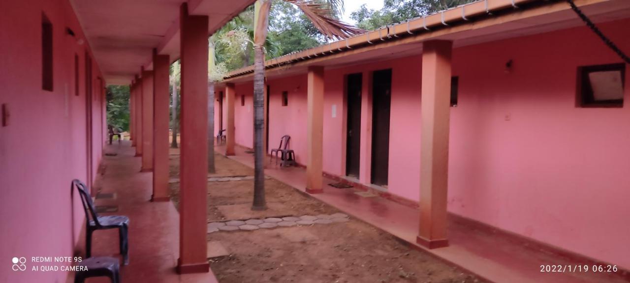 Isuruma Rest Kataragama Ngoại thất bức ảnh