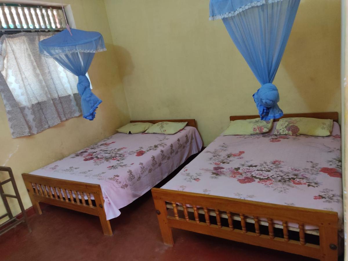 Isuruma Rest Kataragama Phòng bức ảnh